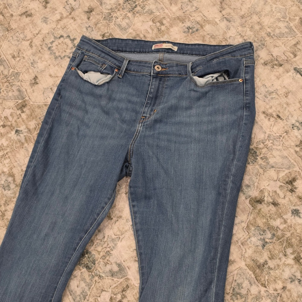 Signature by Levi Strauss Womens Mid-Rise Bootcut Jeans Medium Wash 18M W34 L32 - Picture 4 of 8
